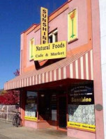 Natural Foods Cafe Market outside