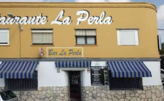 La Perla outside