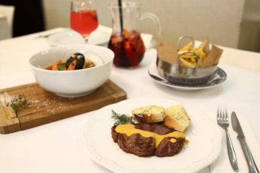 restaurant image