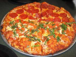 Round Table Pizza food