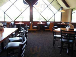 Village Inn Pizza Parlor inside