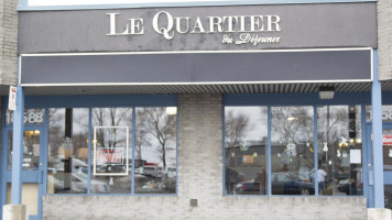 Le Quartier du Dejeuner outside