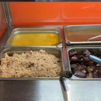 Caribbean Queen Jerk Oakwood Avenue inside