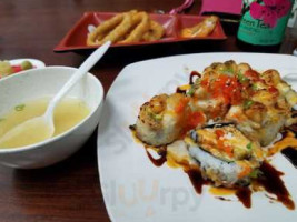 Sushi Avenue food