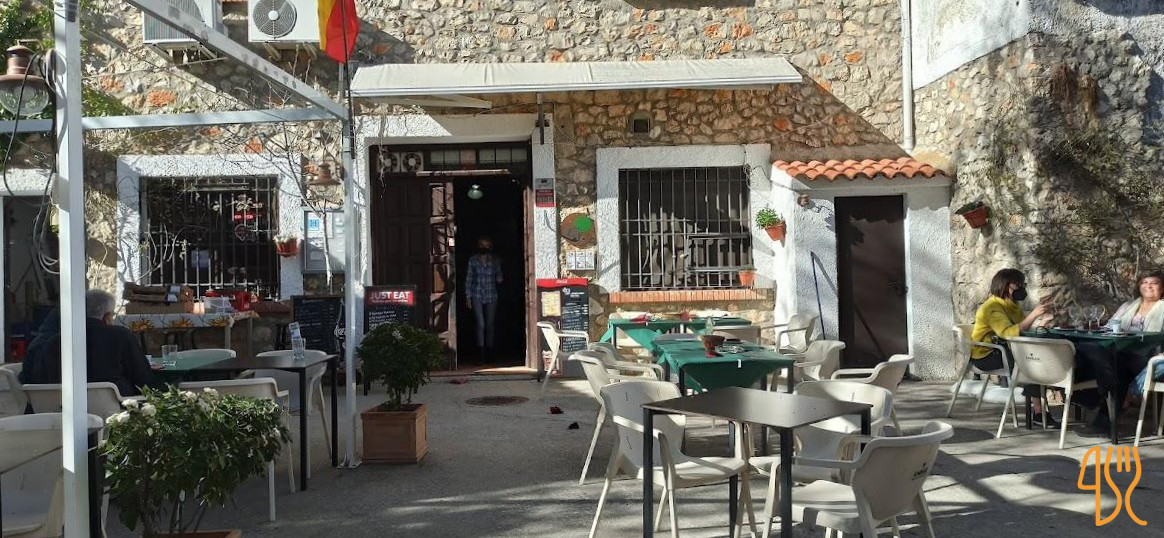 restaurant image