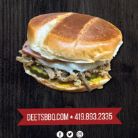 Deet's Bbq food