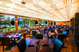 The Lakeside Chophouse at the Bayshore Inn food