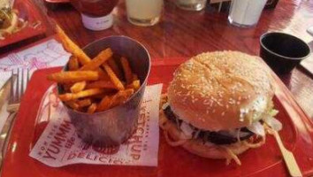 Red Robin Gourmet Burgers And Brews food