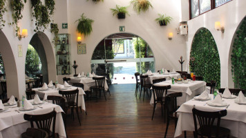 Los canarios insurgentes food