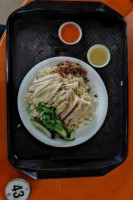 Maxwell Hainanese Chicken Rice (turf Club Rd) food