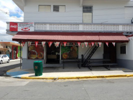 Antojos Colombianos outside