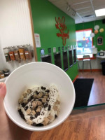 Lola's Frozen Yogurt food