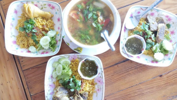 ร้านข้าวหมกไก่ฮารูนติดปั้มพีที อ่างทอง food