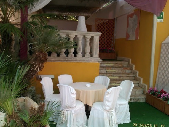 restaurant image