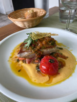 Le Clos des Aromes food