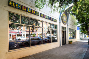 Mellow Mushroom Greensboro outside