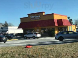 Popeyes Louisiana Kitchen outside