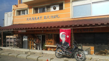 Kanaat Ekmek Fırını outside