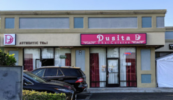 Dusita Thai outside