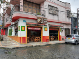 Las Arepas Del Pueblo outside