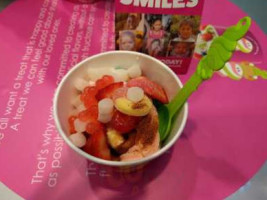 Menchie's Frozen Yogurt food