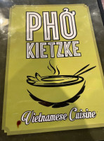 Pho Kietzke outside