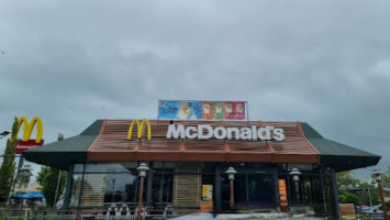 Mcdonald's outside