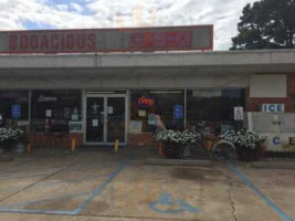 Bodacious -b-q outside