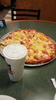 Round Table Pizza food