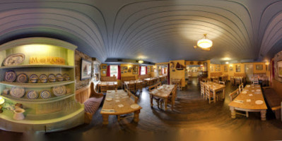 Moran's Oyster Cottage inside