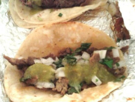 Mariela's Tacos food