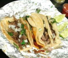 Mariela's Tacos food