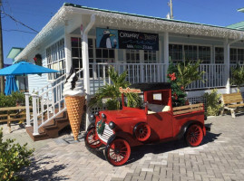 Anna Maria Island Creamery And Bakery outside