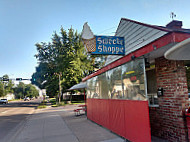 Sweete Shoppe outside