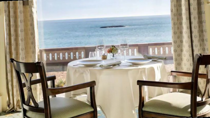 restaurant image