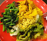 Green Vegetarian Sān Dé Yewtee food