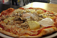 Pizzeria Paris Rome food