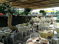 Musical Le Pont Van Gogh Chez Tina food
