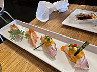 Sushi Mazi Restaurant food