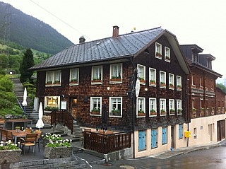 Gasthaus im Feld