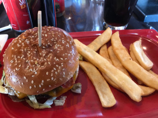 Red Robin Gourmet Burgers