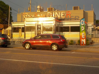 Broadway Diner