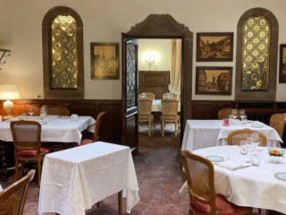 restaurant image