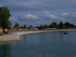 La Pirogue Bleue