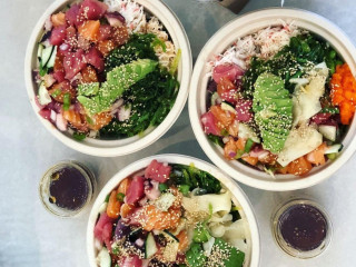 Pola Poke Bowls