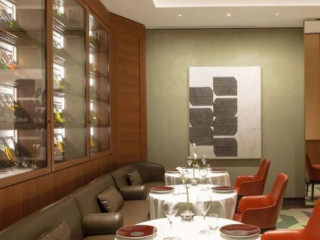 restaurant image