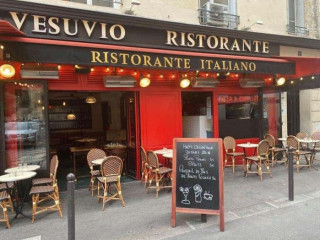 Pizza Vesuvio