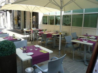 restaurant image
