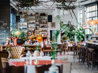 restaurant image