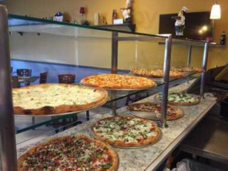 Gennaro's Pizza Parlor